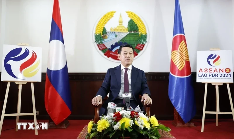 老挝副总理兼外交部长沙伦塞·贡马西。图自越通社