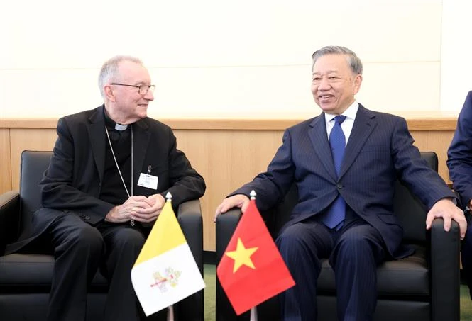 General Secretary of the Communist Party of Vietnam Central Committee and State President To Lam (R) and Vatican Secretary of State Cardinal Pietro Parolin. (Photo: VNA)