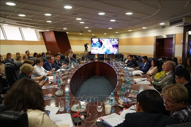 5月22日在俄罗斯外交部国际关系学院举行的“多极世界中的越南：途径、挑战与展望”研讨会。图自越通社