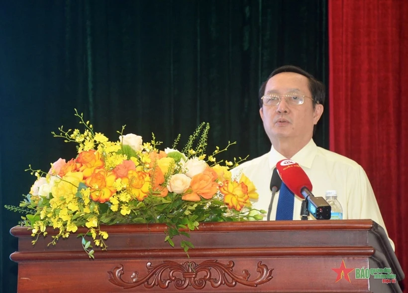越南科学技术部部长黄成达在研讨会上发表讲话。图自《人民军队》