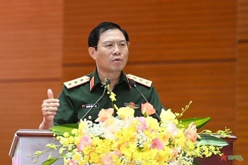 阮新疆上将在会议上发表讲话。图自人民报